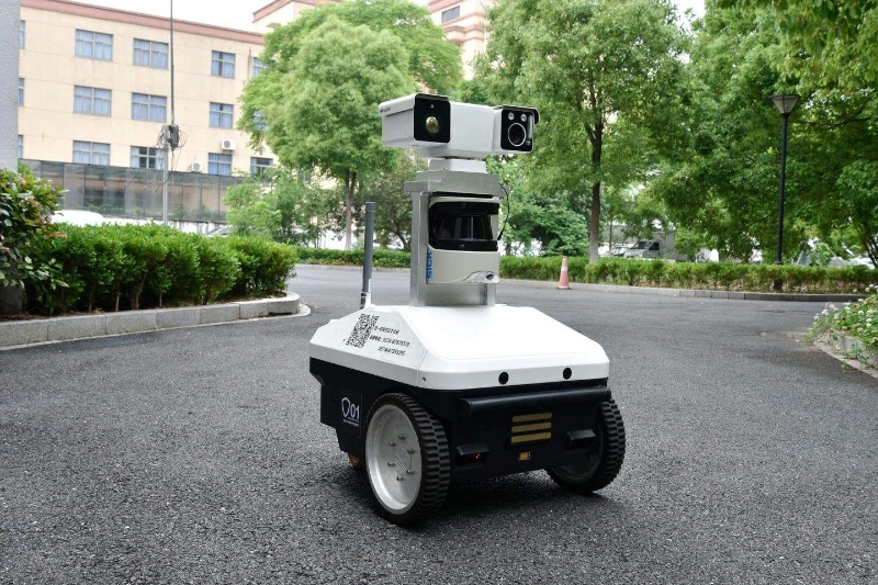 AGV Robotic Picking Systems Integration